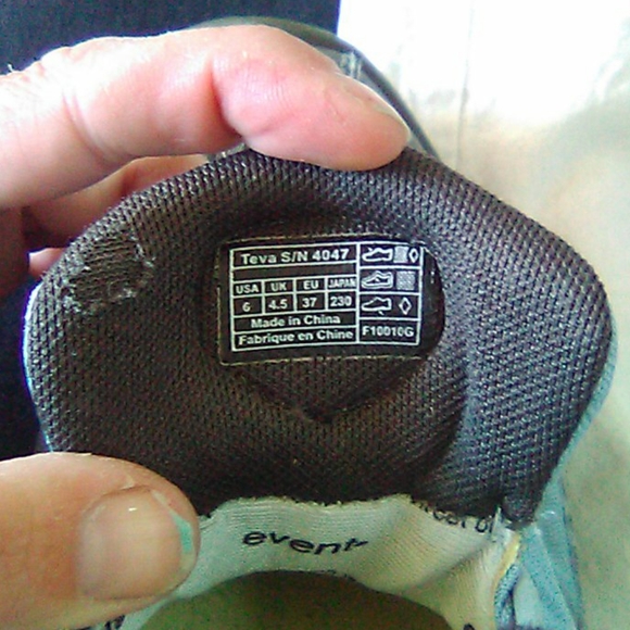 Teva hiking shoes - Picture 3 of 3